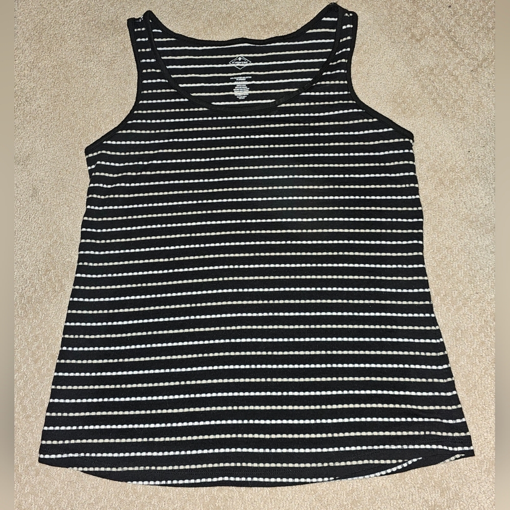 (2)St. John's Bay Womens Round Neck Sleeveless Tank Top size small.
